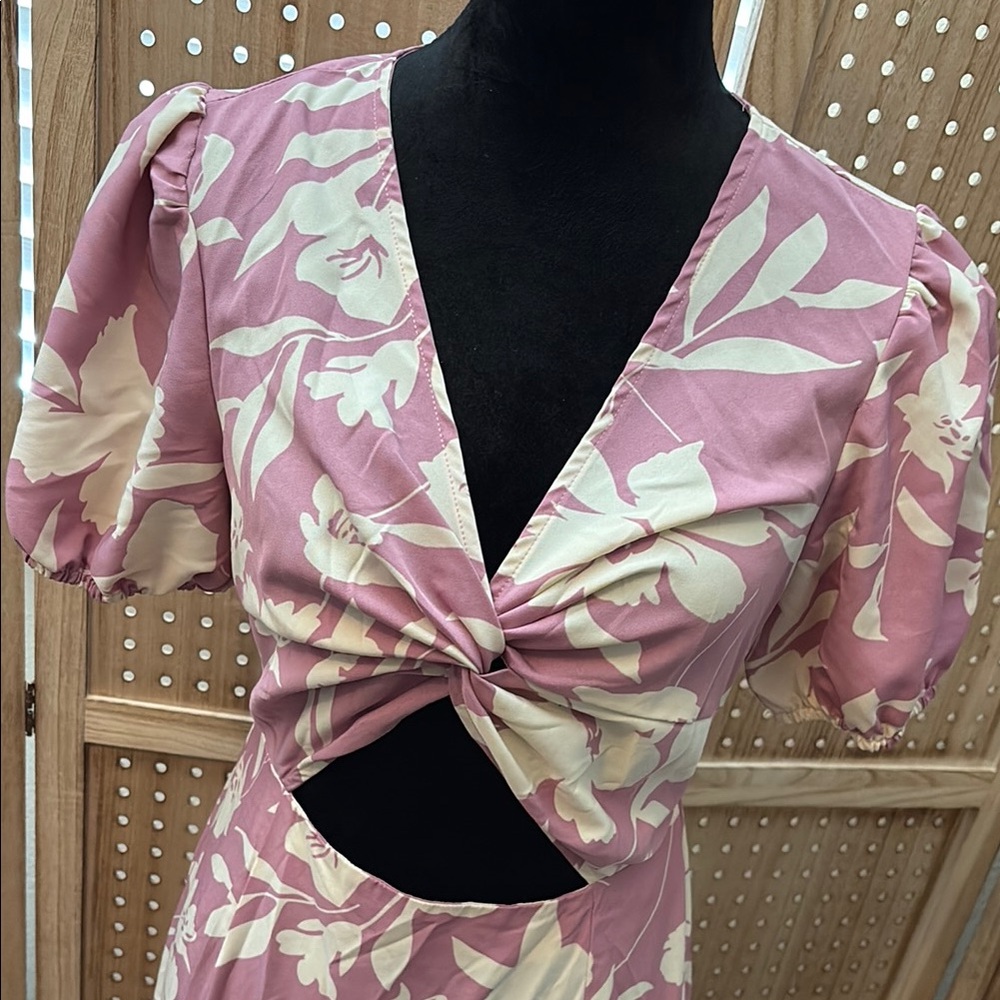 Floral Pink Cutout Dress - Picture 2 of 3